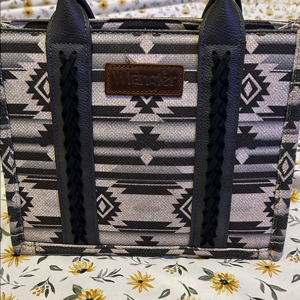 Wrangler Geometric Small Black and Gray Tote - Picture 4 of 9